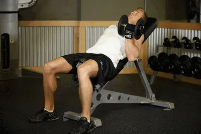 Animation of Alternate Incline Dumbbell Curl