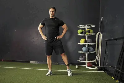 Animation of Band Hip Adductions