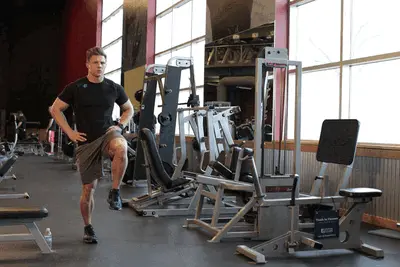 Animation of Bodyweight Walking Lunge