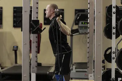 Animation of Box Squat with Bands