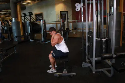 Animation of Cable Seated Crunch