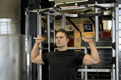 Animation of Cable Shoulder Press