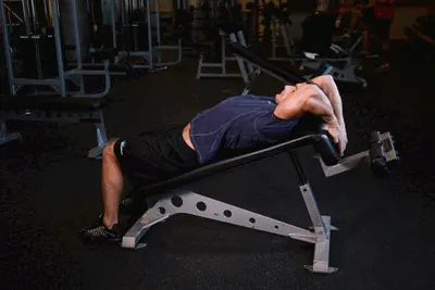 Animation of Decline Reverse Crunch