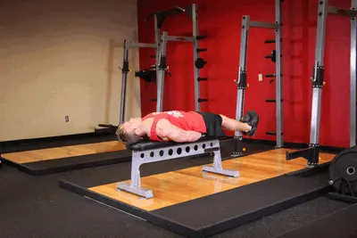 Animation of Flat Bench Lying Leg Raise