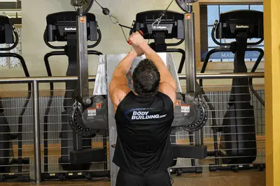 Animation of Full Range-Of-Motion Lat Pulldown