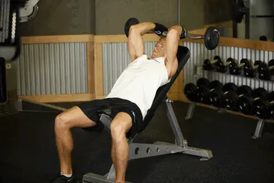 Animation of Incline Barbell Triceps Extension