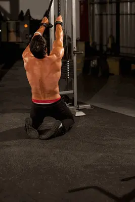 Animation of Kneeling High Pulley Row