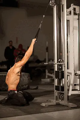 Animation of Kneeling Single-Arm High Pulley Row