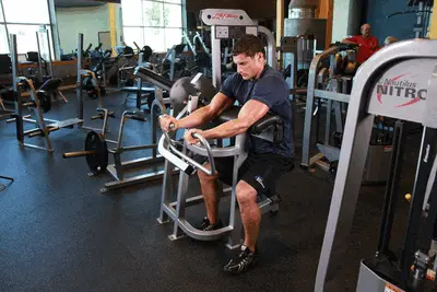Animation of Machine Preacher Curls