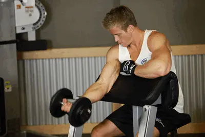 Animation of One Arm Dumbbell Preacher Curl