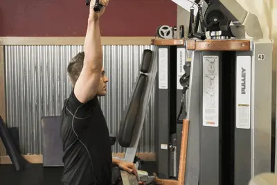 Animation of One Arm Lat Pulldown
